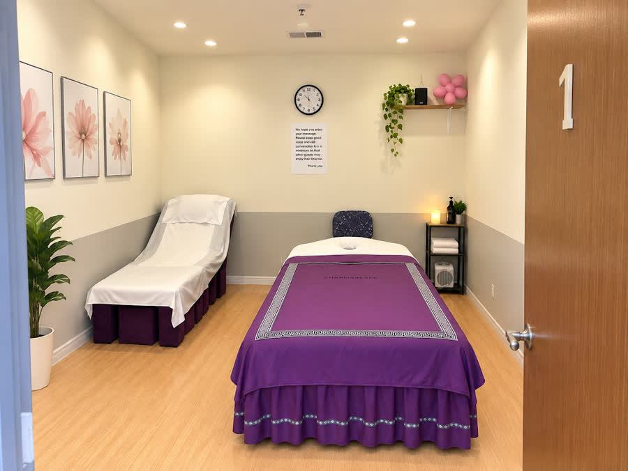 Charmin Spa Massage photo 3