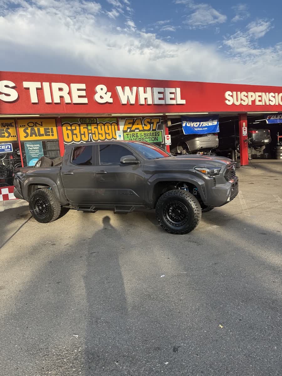 Lincoln's Tires in Anaheim, California