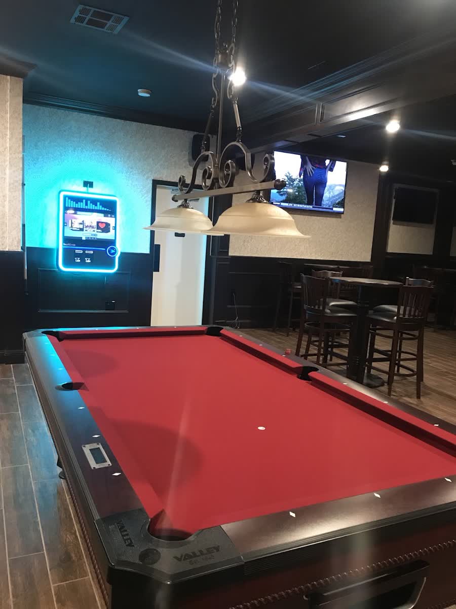 The Glen Bar & Billiards photo 4